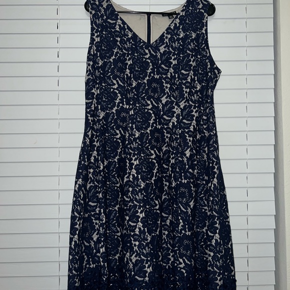 Roz & Ali Midnight Blue Floral Lace Dress - Picture 2 of 8